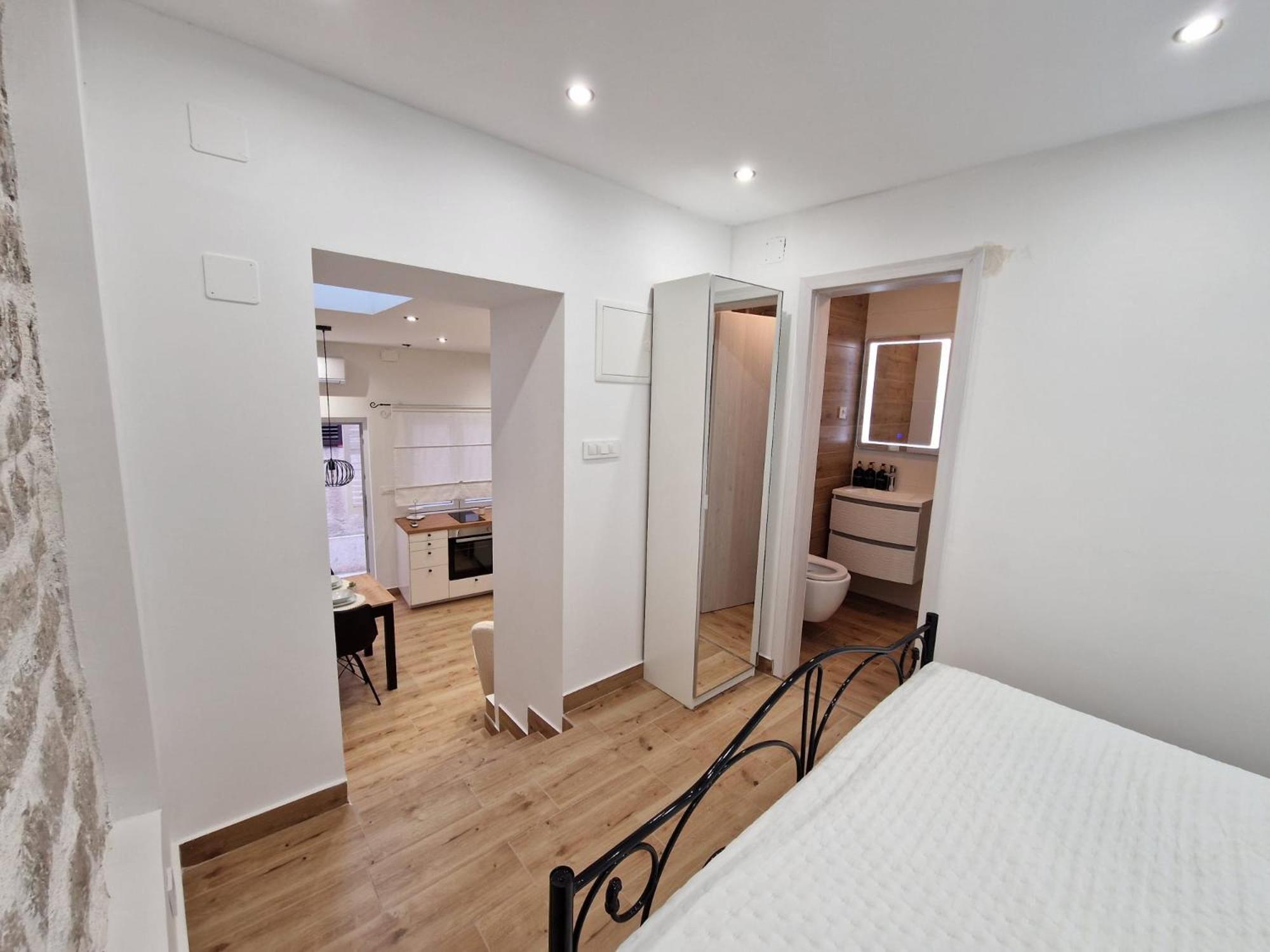 Small House Saint Michael 希贝尼克 外观 照片